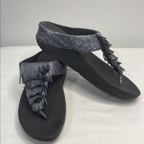 Fitflop Black and Gray Fringe Leather Sandals Size 8 EUC - Picture 1 of 13